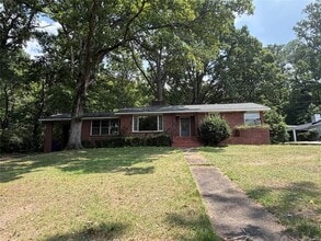 Building Photo - 11 Brookside Dr