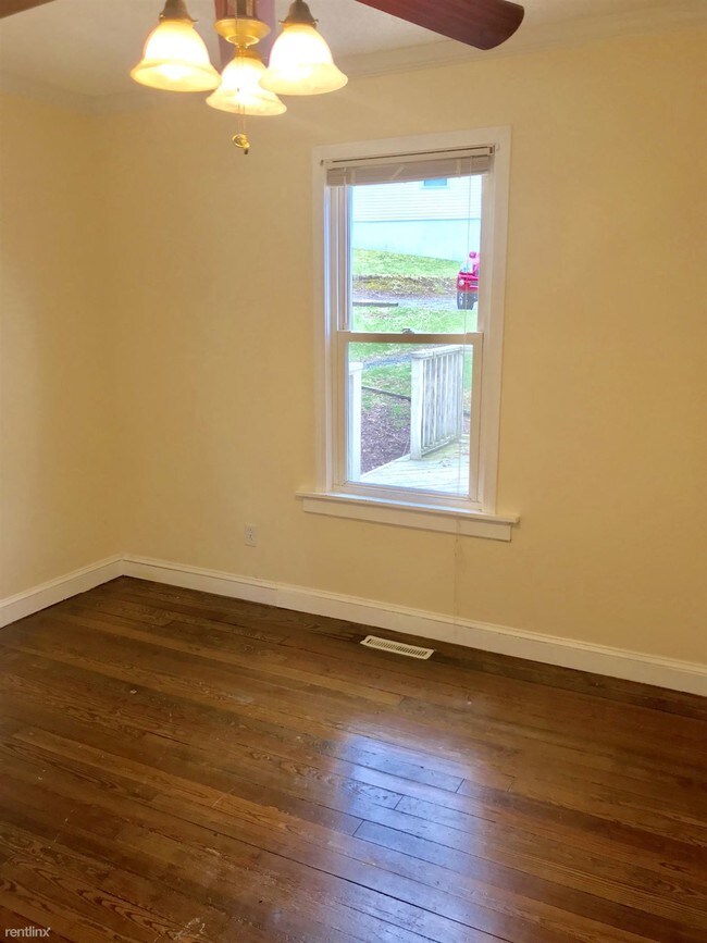 Building Photo - 3 br, 1 bath House - 272 Highland Ave Apt 1