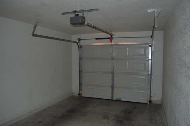 Foto del edificio - 907 Mcclure Ln