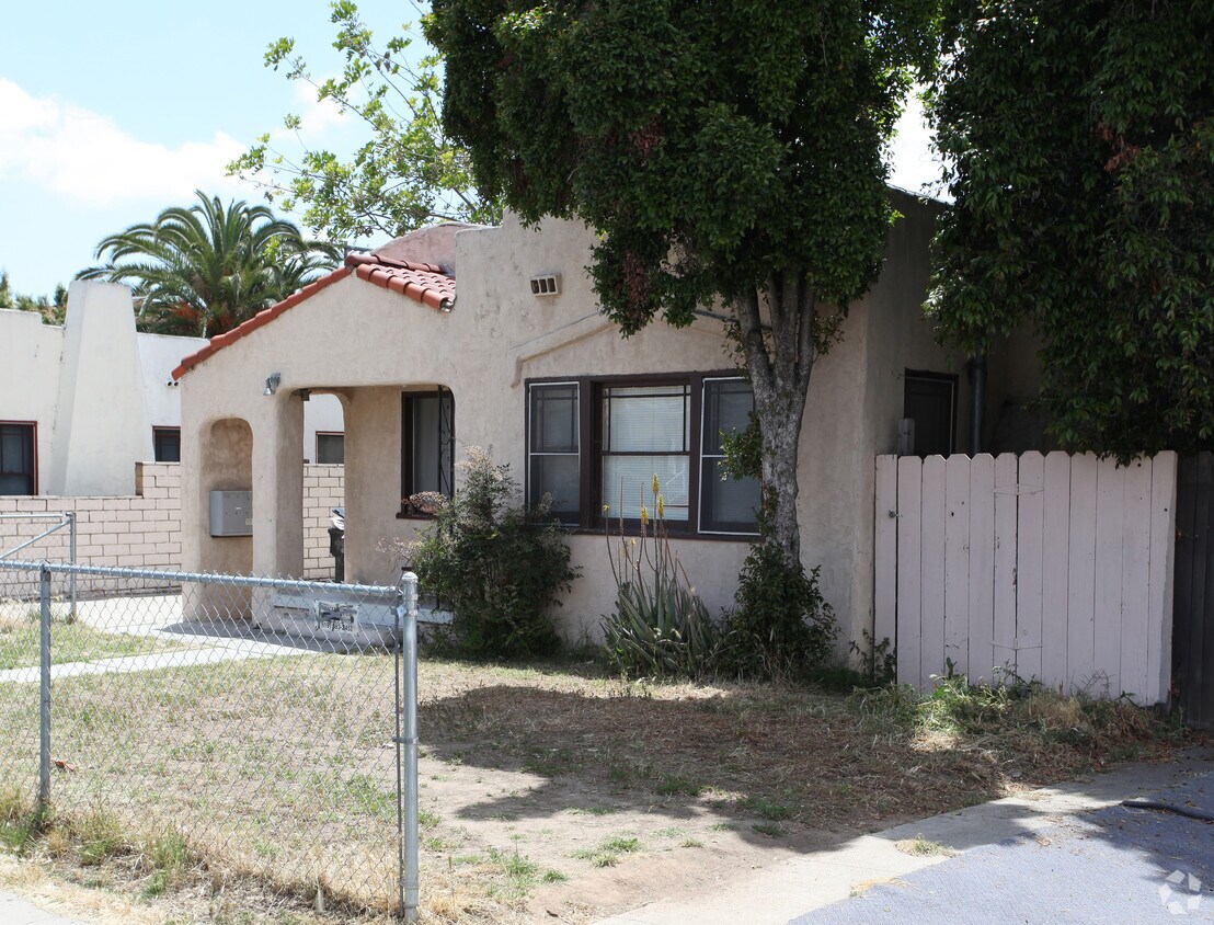 Primary Photo - 4268-4270 Menlo Ave