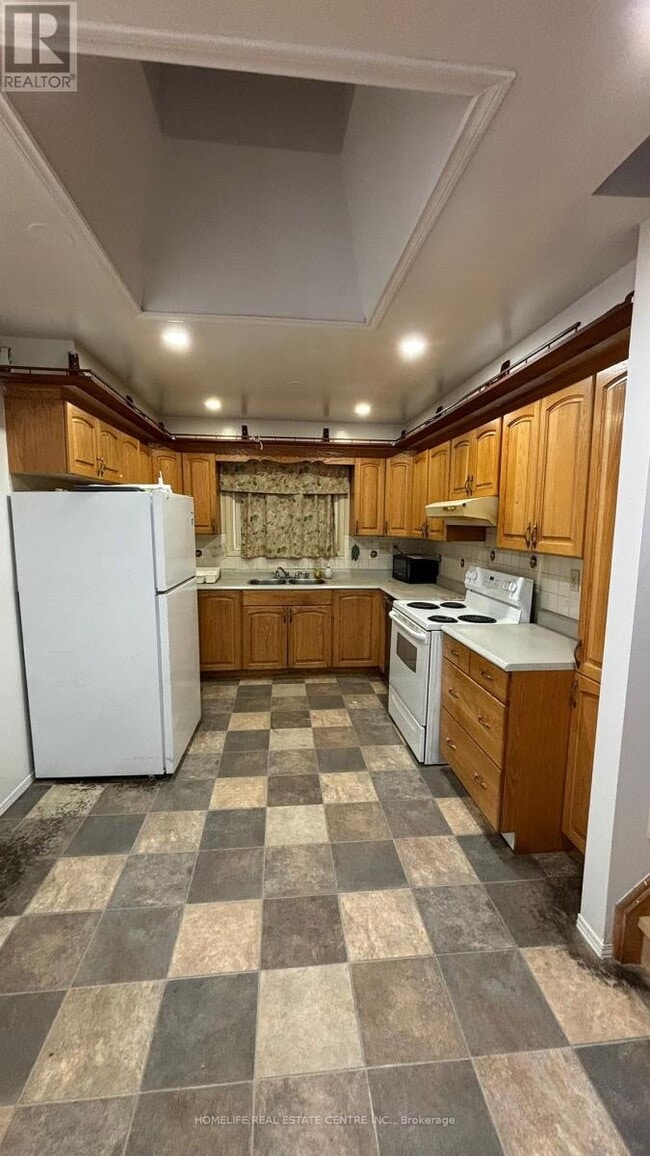 Building Photo - 97 Fairglen Ave