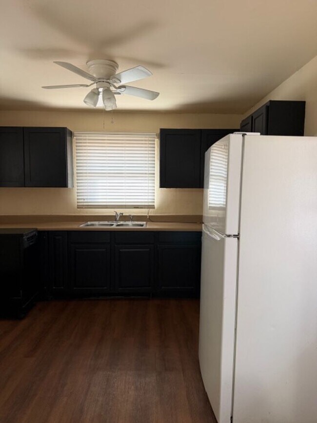 Foto del edificio - Tranquility inside. City adventures outside. Discover both in Downtown Cary!