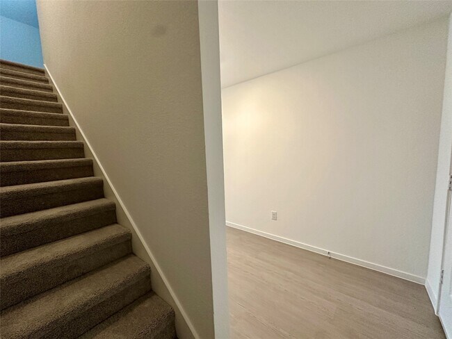 Foto del edificio - 13310 Rayhill Dr