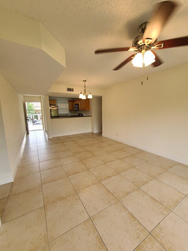 Building Photo - 1421 Windorah Way