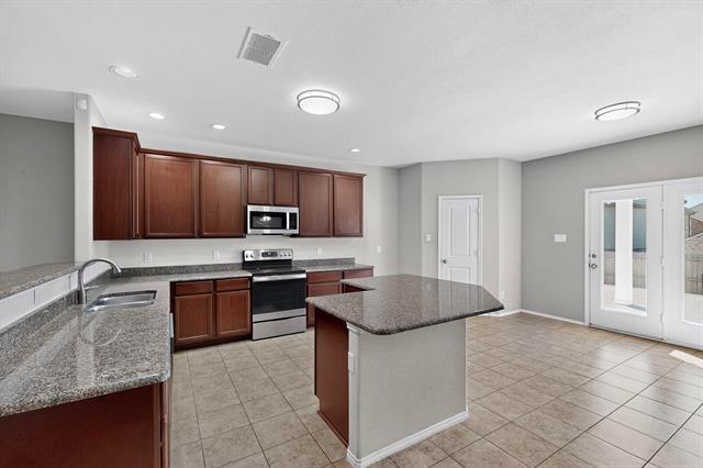 Building Photo - 2224 Loreto Dr