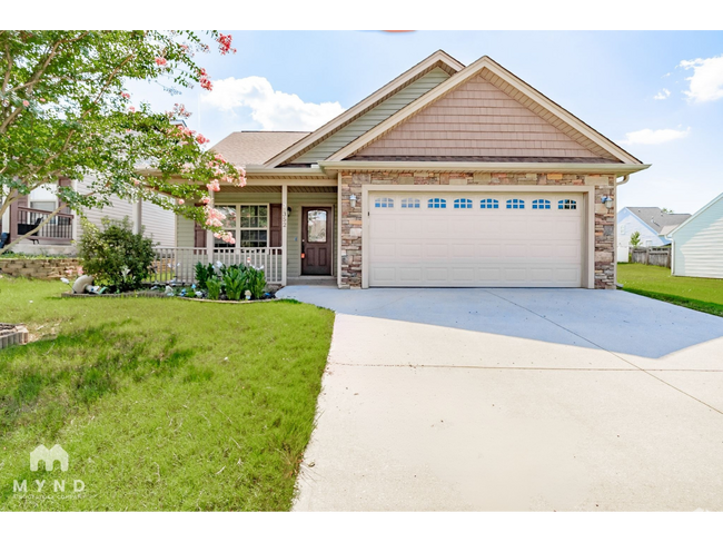 Building Photo - 352 Robin Helton Dr