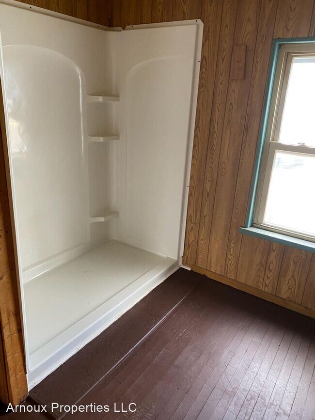 Building Photo - 2 br, 1 bath House - 78 Vine St