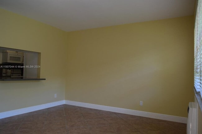 Building Photo - 2915 Plunkett St