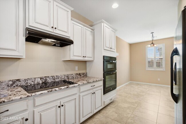 Foto del edificio - 2820 E Detroit St