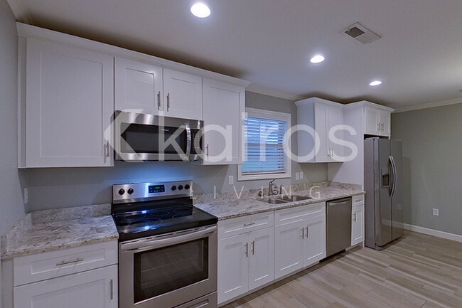 Building Photo - 162 Eastwood Ln