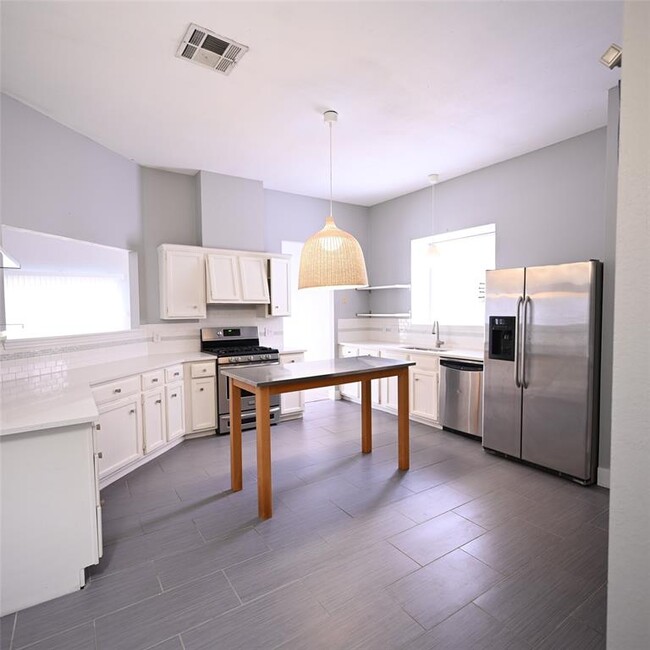 Building Photo - 9312 Doliver Dr