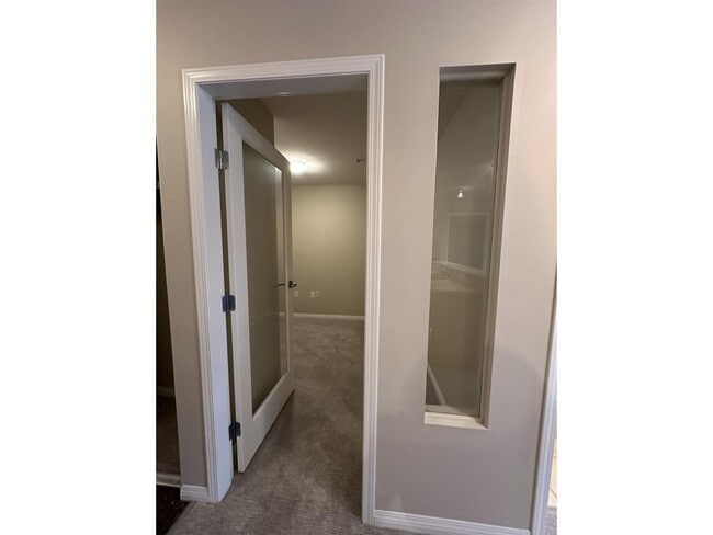 Building Photo - 15188-15122 22 Ave