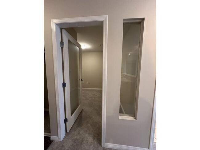 Photo du bâtiment - 15188-15122 22 Ave