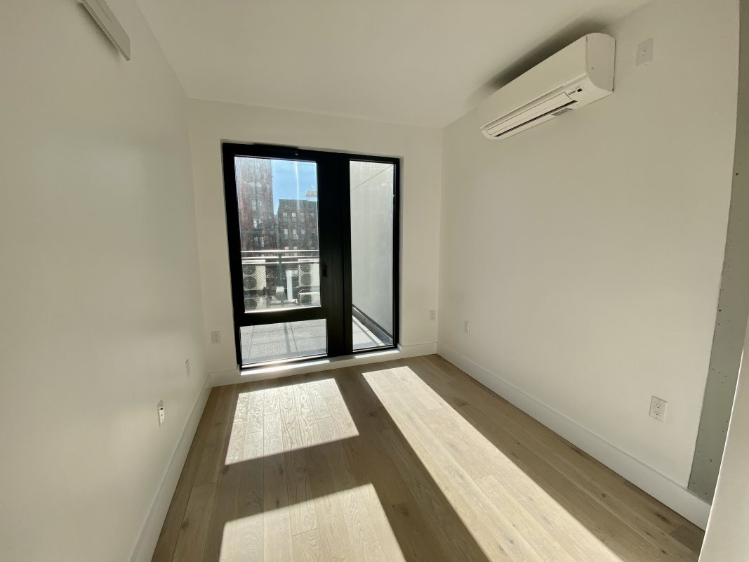 Building Photo - 60 W 125th St