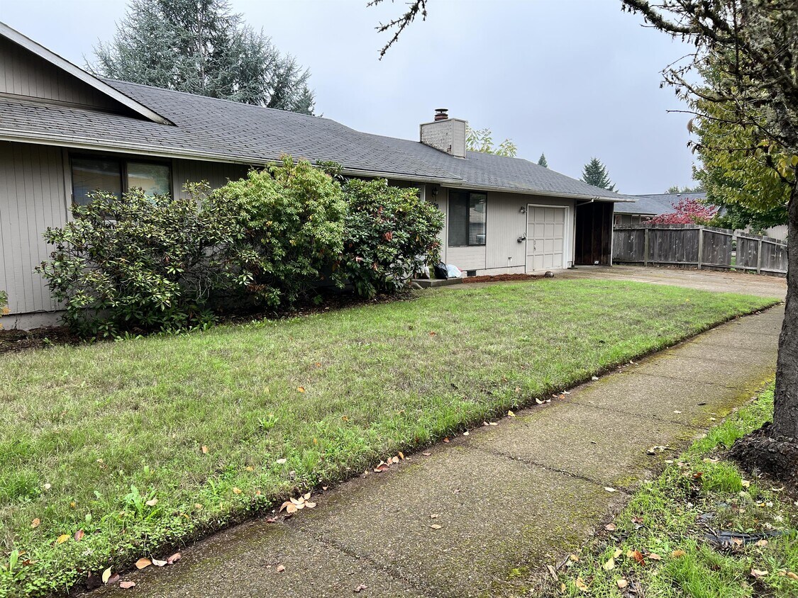 Primary Photo - 2100 Amirante St