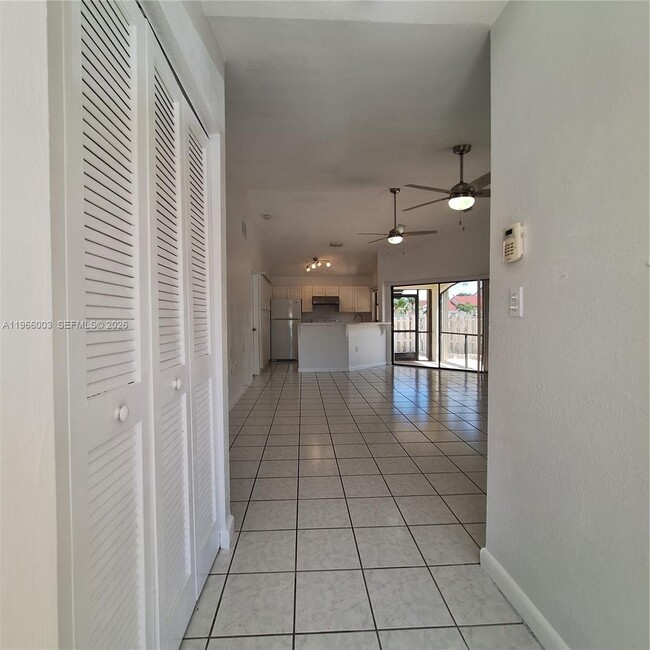 Building Photo - 3214 San Remo Cir