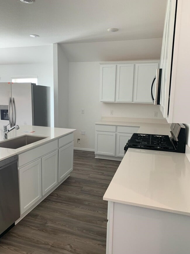 Building Photo - 26602 Ledgemont Dr