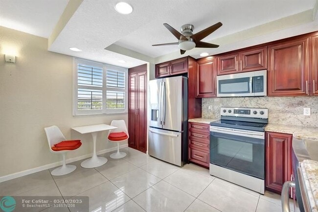 Building Photo - 1805 Eleuthera Point