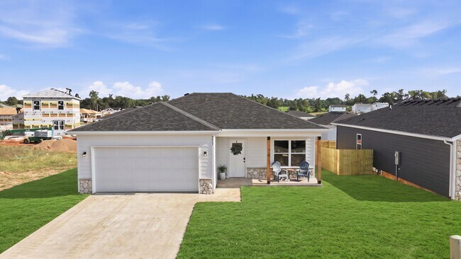 Building Photo - 870 s Orchard Way