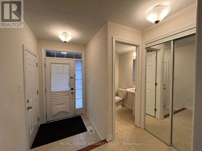 Building Photo - 332 Song Sparrow St