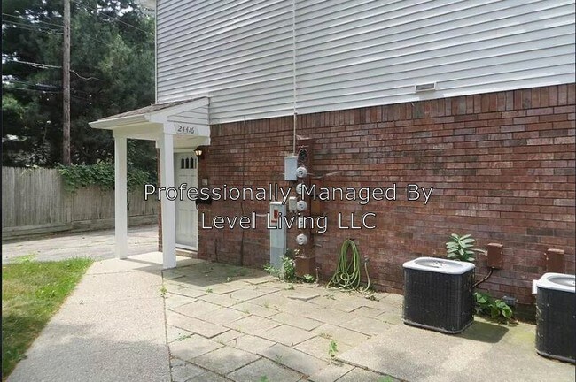 Building Photo - 24416 Quad Park Ln