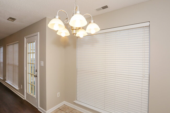 Foto del edificio - 14133 Southbridge Forest Dr