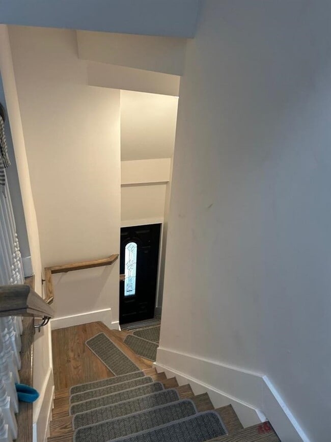 Building Photo - 132 HOPKINS Ave