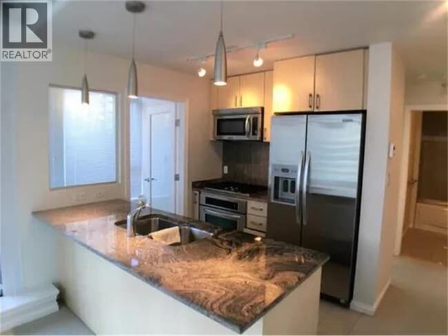 Building Photo - 1211 Melville St