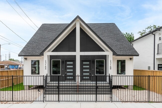 Building Photo - 2316 McKee St