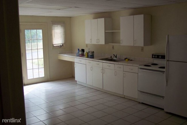 Building Photo - 2 br, 1 bath Apartment - 1A Windy Hill Rd