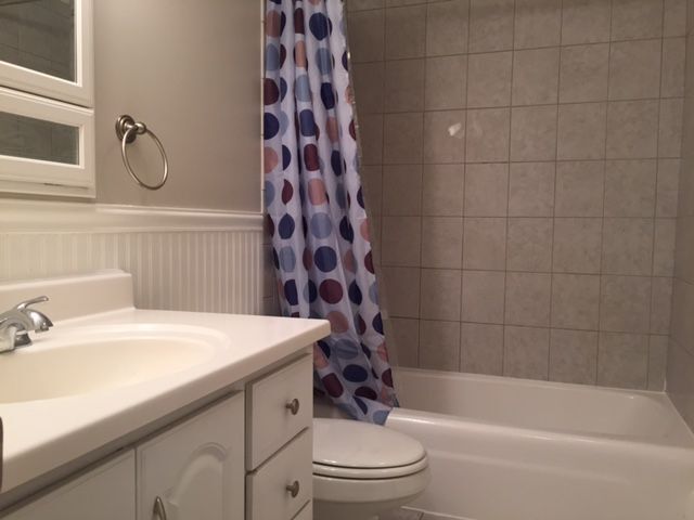 Bathroom - 28 Main St