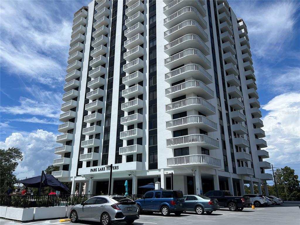 Foto principal - 400 E Colonial Dr