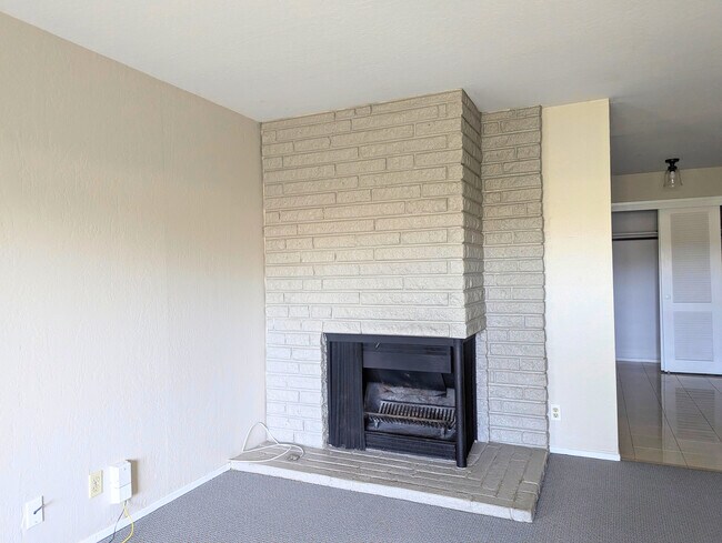 Building Photo - 407 Orange St