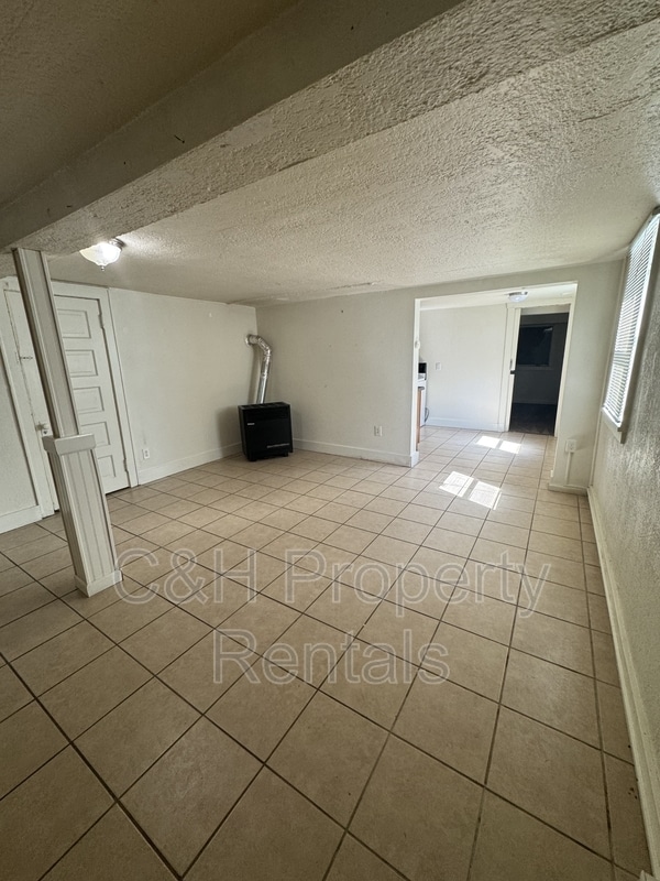 Building Photo - 1408 1/2 1st Street West