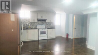 Building Photo - 158 Bayhampton Dr
