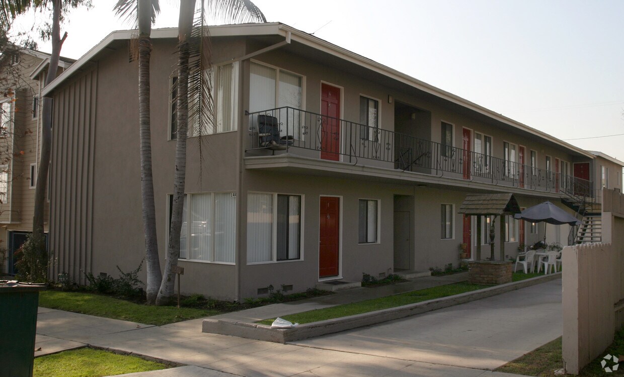 Primary Photo - 1445 Coronado Ave