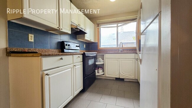 Building Photo - Modern 3 Beds, 1.5 Baths Main Floor/ Upper | No Pets Allowed