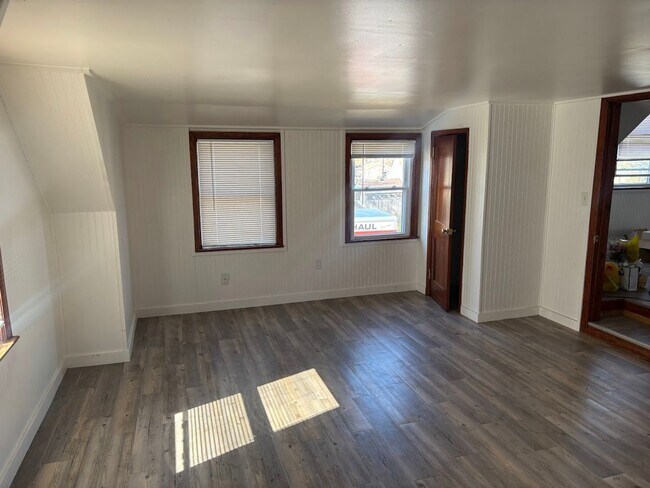 Foto del edificio - 4745 Lind St