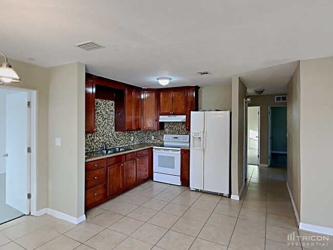 Building Photo - 5551 82nd Ave N