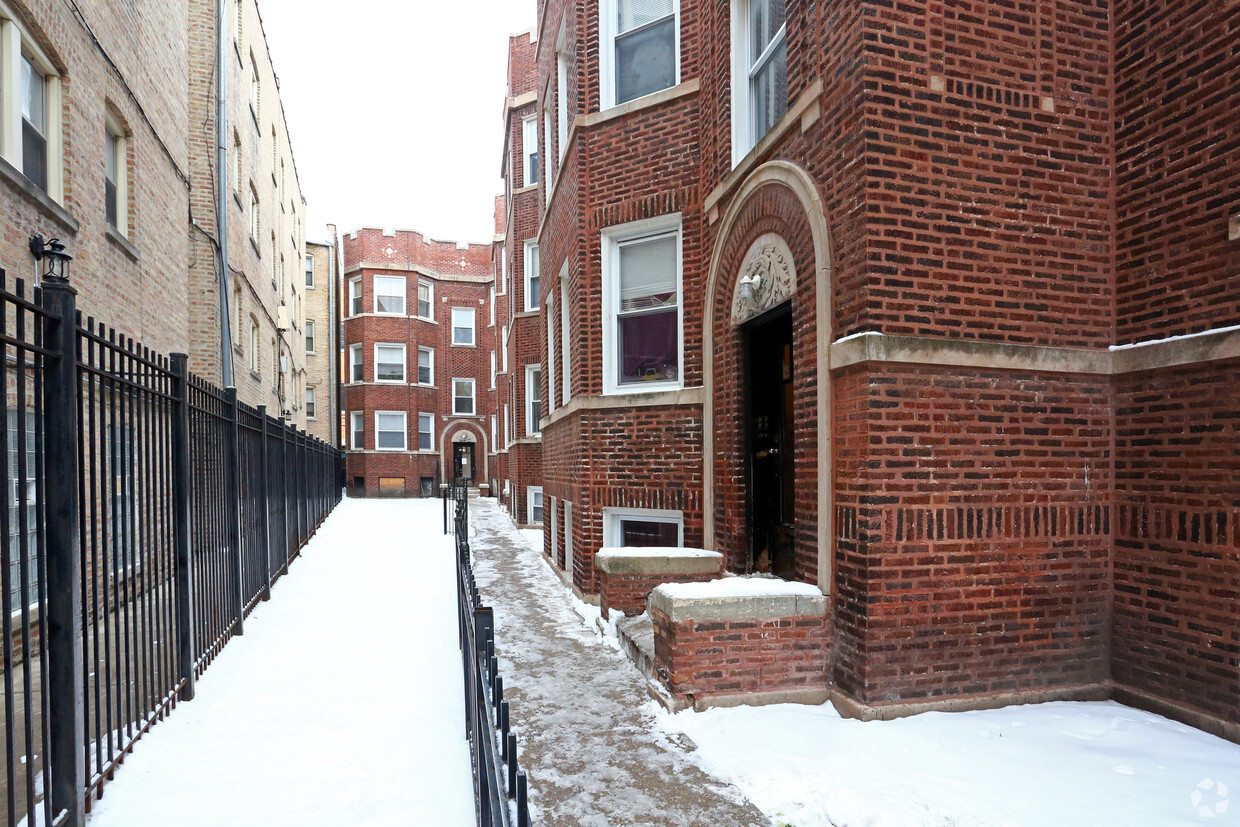 Primary Photo - 1662 W. Farwell Ave.