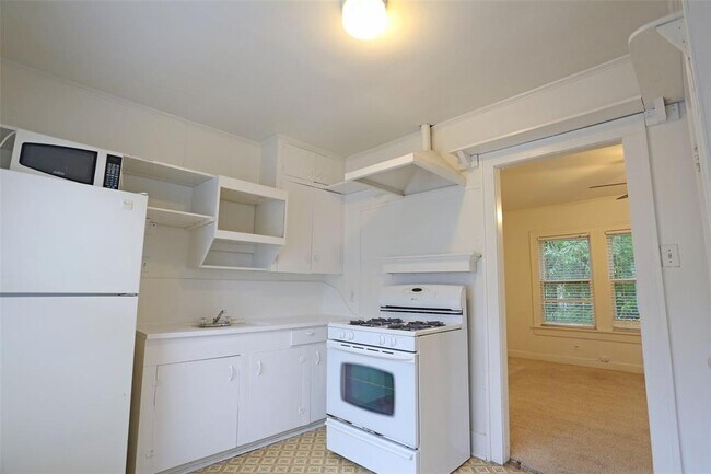Building Photo - 1133 W Clay St