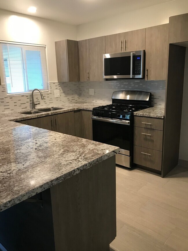Granite Countertops - 16805 Yukon Ave