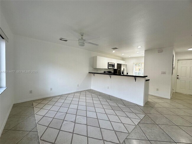 Foto del edificio - 324 NE 3rd St