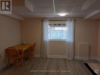 Building Photo - 127 Yorkland St