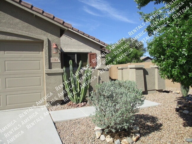 Building Photo - 1364 E Martha Dr