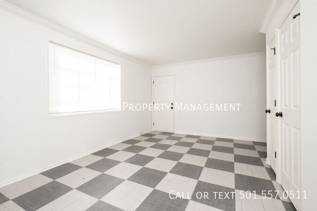 Building Photo - 615 Sherman St