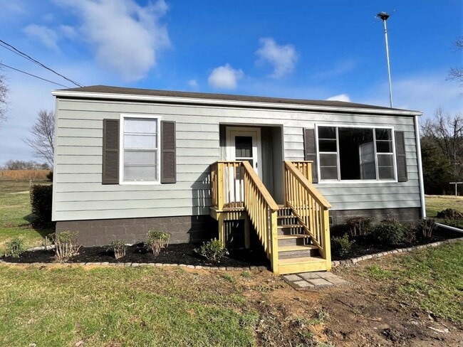 Building Photo - 3248 Blue Springs Pkwy