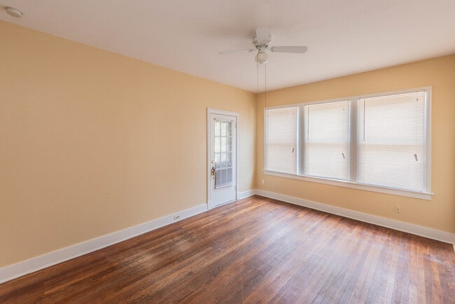 Building Photo - 112 E Norwood Ct
