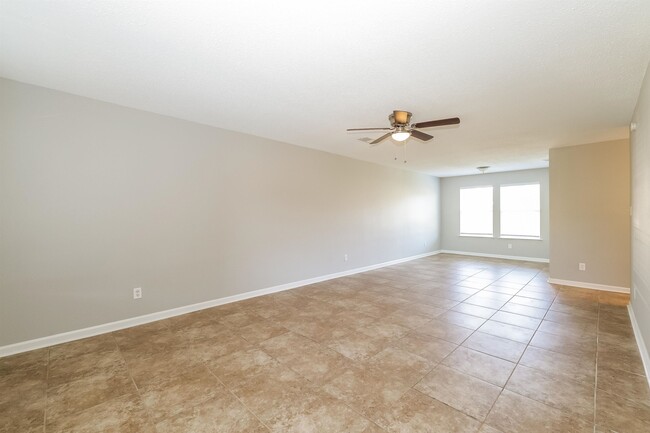 Building Photo - 4834 Royal Hills Cv