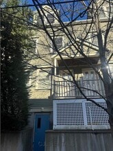 Building Photo - 10 Sherman Ct